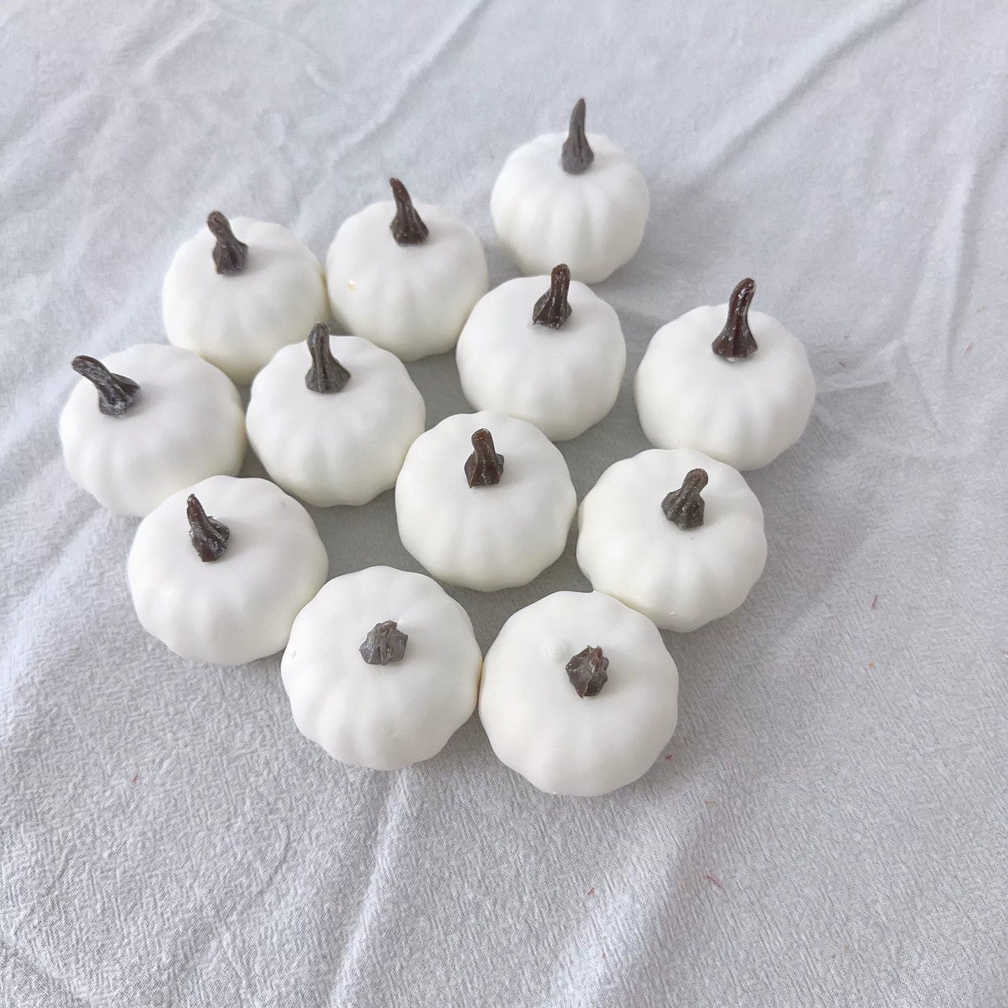 Autumn Maple Leaf And Pine Cone Ornaments For Thanksgiving