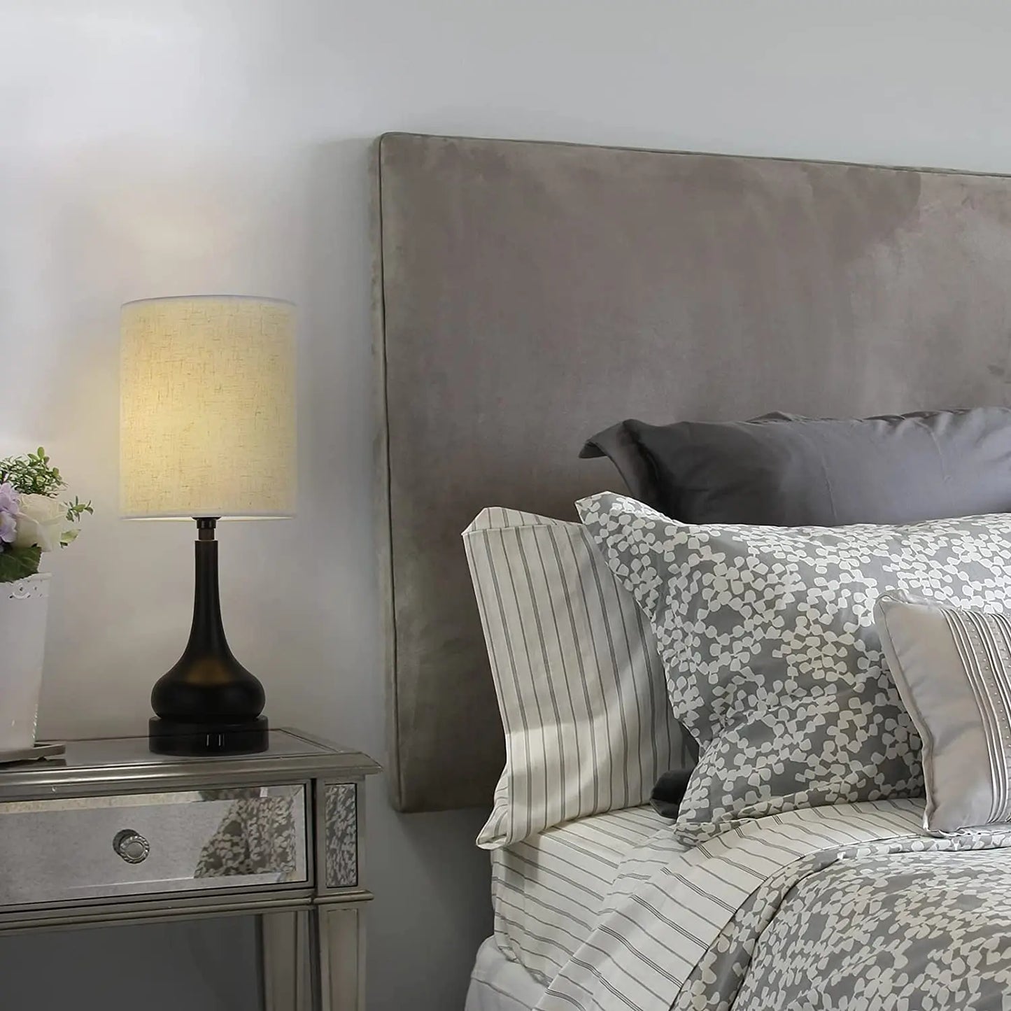 Bedside Lamp Bedroom Table Lamp Set of 2 with Touch Control and USB Charging Ports